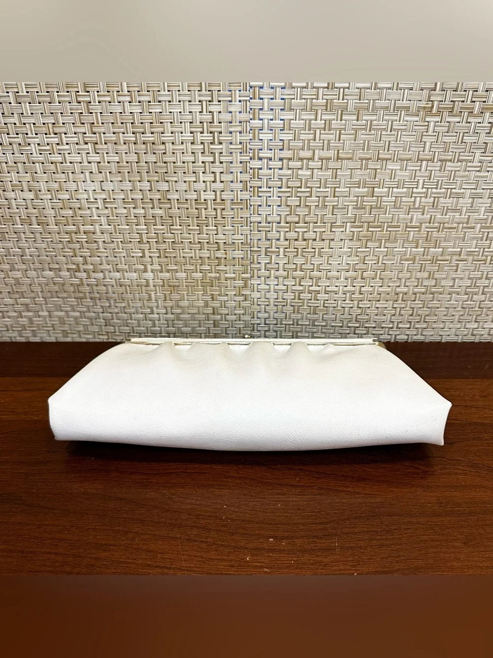 VTG 1950s-60s Andé White Faux Leather Clutch Kiss Lock Mid Century Evening Bag
